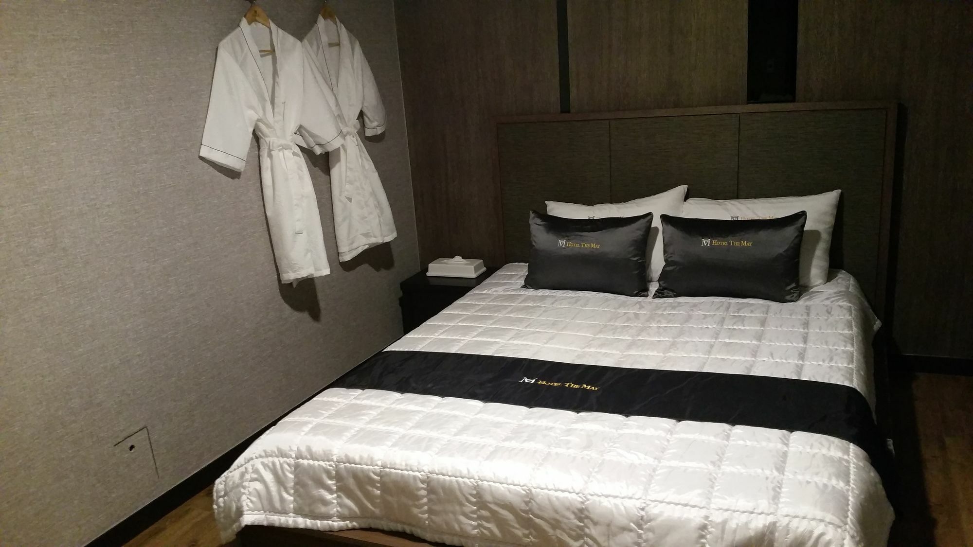 The May Hotel Busan Bagian luar foto